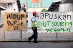 Buruh Demo, Pabrik Terpaksa Tutup