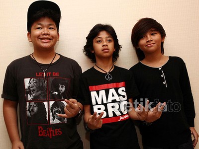 Tampil Bertiga, Coboy Junior Tetap Kompak