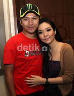 Aww! Gading Marten & Gisel Makin Mesra