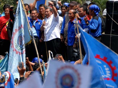 Gubernur Jawa Barat Temui Ribuan Buruh