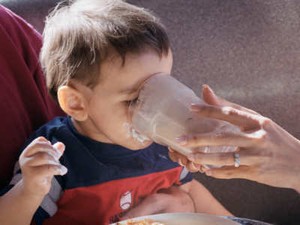 Susu Jadi Minuman Terbaik Untuk Si Kecil
