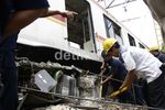 KRL Anjlok di Stasiun Cilebut Dievakuasi
