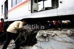 KRL Anjlok di Stasiun Cilebut Dievakuasi