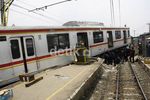 KRL Anjlok di Stasiun Cilebut Dievakuasi