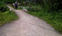 18 Km jalan, 40 Km jalan setapak dan 1.100 meter jembatan telah dibangun.