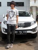 Kevin Aprilio dan Mobil Putih Kesayangannya