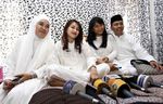 Orangtua Pergi Haji, Ayu Ting Ting Nangis