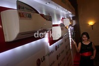 Bagi ruangan lebih luas, LG telah menyiapkan AC LG Hybrid tipe S13MIV dengan kekuatan 13,000 BTU yang membuatnya setara dengan AC berdaya 1 PK. Dengan kekuatan yang demikian besar, perangkat AC ini menjadi pilihan tepat bagi penggunaan pada luas ruangan hingga 26 m.