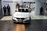 Seri 3 yang dirakit di pabrik PT Gaya Motor adalah 328i dan 320i.
