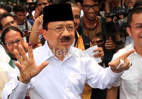 Foke Siap Lepas Jabatan Gubernur