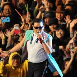 Psy Konser, Pemkot Seoul Sediakan Transportasi Khusus untuk Penonton
