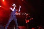Konser Enerjik Maroon 5 di Jakarta Hari Pertama