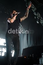 Konser Enerjik Maroon 5 di Jakarta Hari Pertama