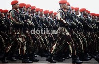 Kopasus ambil bagian dalam defile.
