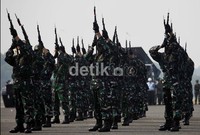 Mereka melakukannya dengan penuh kedisiplinan.