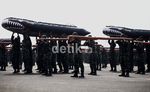 Kolone Senapan & Beladiri Meriahkan HUT TNI