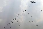 Atraksi Udara Warnai HUT TNI