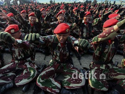 Prajurit Kopasus dan Kostrad Tampil Kompak