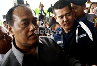 Djoko memasuki gedung KPK. (Ramses/detikcom).