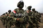 Prajurit Kopasus dan Kostrad Tampil Kompak