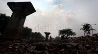 Proyek jalan layang non tol (JLNT) Bekasi-Cawang-Kampung Melayu (Becakayu) ini, sempat terhenti pengerjaannya pada 2009 lalu.