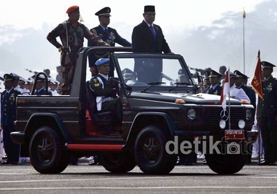 Presiden SBY Pimpin Upacara HUT ke-67 TNI