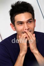 Aih, Gantengnya Jonathan Frizzy