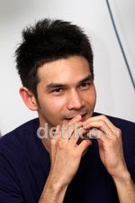 Aih, Gantengnya Jonathan Frizzy