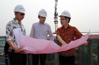 Menara apartemen The New Royal Suite Tower adalah menara apartemen ke-4 di St. Moritz yang sudah melakukan topping off. Sampai saat ini, The New Royal Suite Tower sudah terjual lebih dari 85 persen.