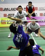 Edi-Melati Gilas Pasangan Hidayat-Widya Tiffany