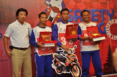 95 Instruktur Safety Riding Honda Adu Keterampilan di Bali