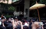 Jabatan Berakhir, Foke Diarak Pendukungnya