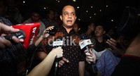 Anis mengatakan bahwa kedatangannya ke kantor KPK adalah ikut serta dalam barisan membela KPK menyusul informasi penangkapan sejumlah penyidik di KPK.