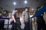 Jemput Penyidik, Puluhan Polisi Datangi KPK