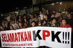 Jemput Penyidik, Puluhan Polisi Datangi KPK