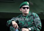 Gading Marten Gagah Pakai Seragam Tentara