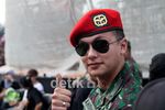 Gading Marten Gagah Pakai Seragam Tentara