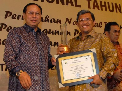 Gubernur Jabar Raih 3 Penghargaan dari Menpera
