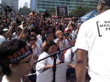 Ribuan Pendukung Save KPK Menyemut di HI