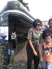 Serda Okky Arnesia, Srikandi TNI yang Bisa Operasikan Kapal RBB
