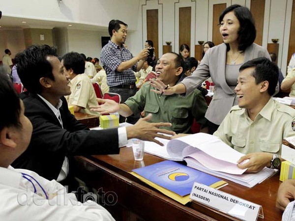 Jelang Putusan, Parpol Dikumpulkan KPU