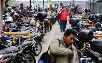 Untuk kendaraan roda dua tarif naik menjadi 1.000-Rp 2.000/jam, dari sebelumnya hanya Rp 500/jam.