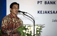 Direktur Utama Bank Mandir Zulkifli Zaini memberikan sambutan.