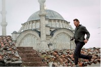 Sang mantan anggota CIA kembali harus berjuang menyelamatkan keluarganya. (M6 FILMS)