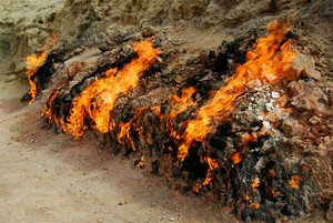 Waduh! Bukit Ini Terbakar Sepanjang Waktu