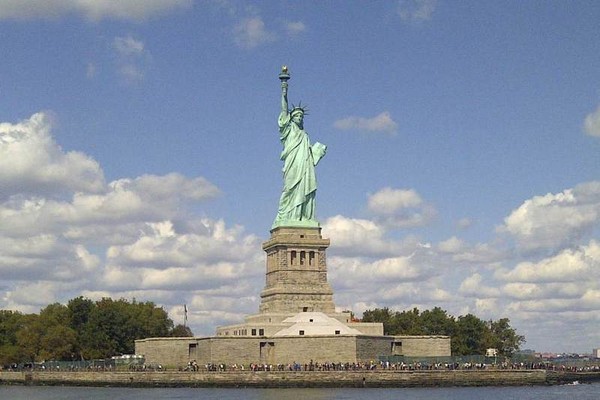 Pesona Si Nona Liberty