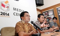 Saat ini, Bawaslu dan lembaga pemantau mengaku kesulitan mengakses langsung proses seleksi admistrasi yang sedang dilakukan KPU di Hotel Borobudur, Jakarta.