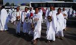 Jamaah Indonesia Niat Umrah di Masjid Bir Ali
