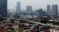 Tampak dari atas, jalan layang non tol ini memanjang di Jalan Casablanca, Jakarta, Selasa (9/10).