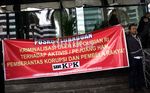 Aksi Rantai Diri Dukung KPK